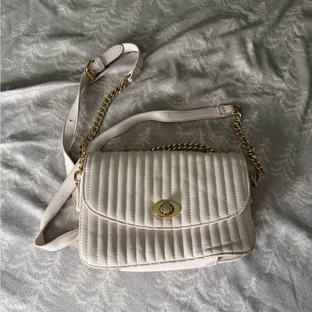 Steve Madden Off white Crossbody Bag With gold Chain
